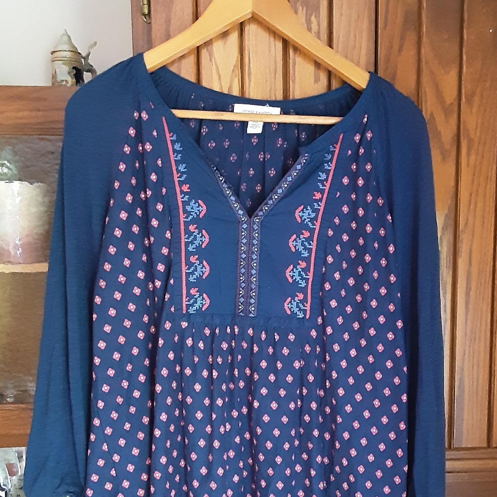Plus sized Vintage America blue top. XXL
